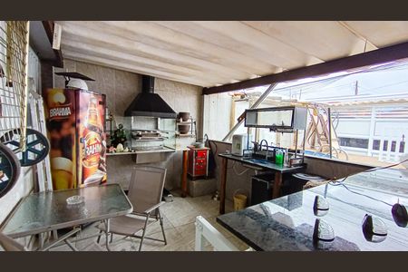 Garagem de casa para alugar com 3 quartos, 213m² em Jardim Samambaia, Praia Grande