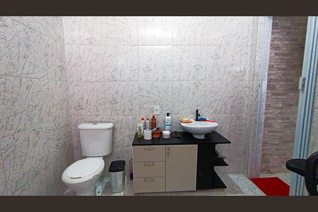 Banheiro da Suíte 3 de casa para alugar com 3 quartos, 213m² em Jardim Samambaia, Praia Grande