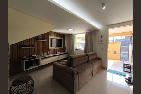 Casa para alugar com 3 quartos, 213m² em Vitoria, Belo Horizonte