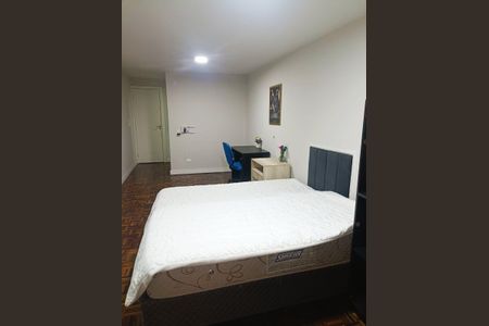 Quarto de kitnet/studio para alugar com 1 quarto, 30m² em Centro, Curitiba