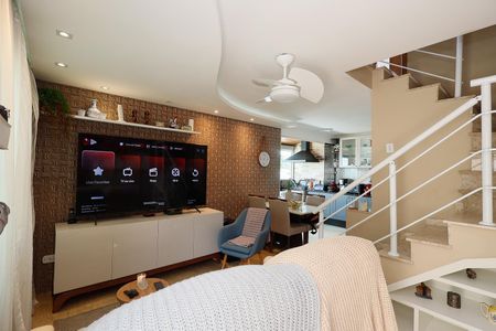 Sala de casa de condomínio à venda com 2 quartos, 54m² em Vila Leonor, São Paulo