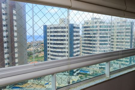 Vista da Sala de apartamento para alugar com 4 quartos, 207m² em Patamares, Salvador