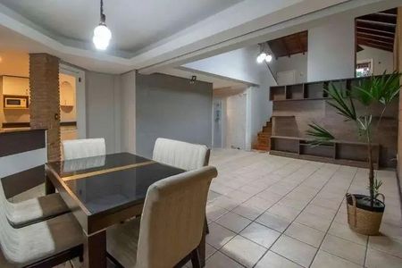 Sala de casa para alugar com 5 quartos, 350m² em Centro, Canoas