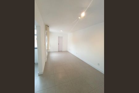 Quarto / Sala de apartamento para alugar com 1 quarto, 32m² em Passo d’Areia, Porto Alegre