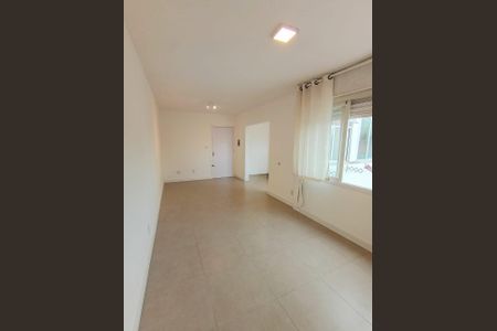 Quarto / Sala de apartamento para alugar com 1 quarto, 32m² em Passo d’Areia, Porto Alegre