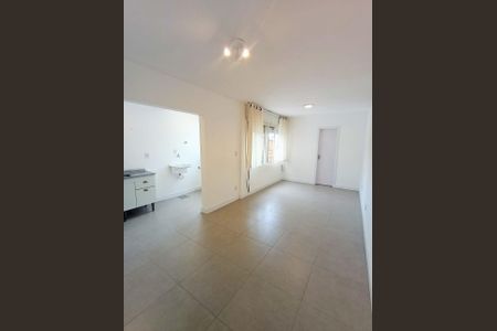 Quarto / Sala de apartamento para alugar com 1 quarto, 32m² em Passo d’Areia, Porto Alegre