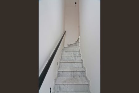 Escada de casa para alugar com 2 quartos, 70m² em Mandaqui, São Paulo