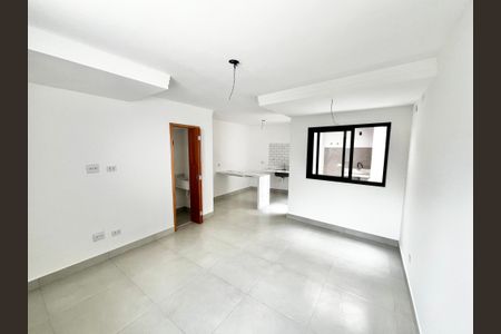 Sala de casa para alugar com 2 quartos, 70m² em Vila Guaca, São Paulo