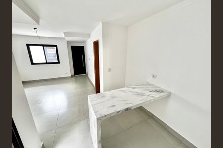 Cozinha de casa para alugar com 2 quartos, 70m² em Vila Guaca, São Paulo
