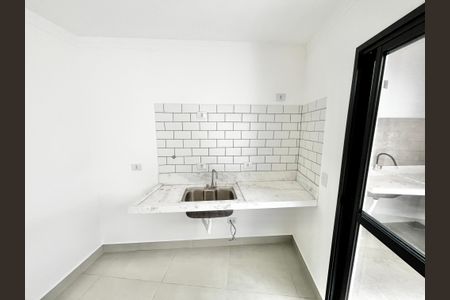 Cozinha de casa para alugar com 2 quartos, 70m² em Vila Guaca, São Paulo