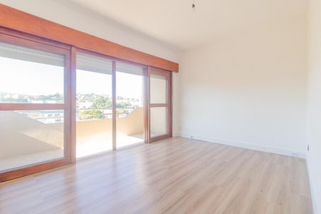 Quarto 1 de apartamento para alugar com 2 quartos, 75m² em Medianeira, Porto Alegre