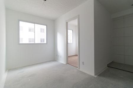 Sala de apartamento para alugar com 2 quartos, 35m² em Parque Bristol, São Paulo