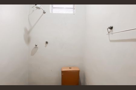 Banheiro de casa para alugar com 1 quarto, 25m² em Vila Buenos Aires, São Paulo