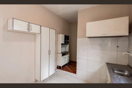 Cozinha de casa para alugar com 1 quarto, 25m² em Vila Buenos Aires, São Paulo