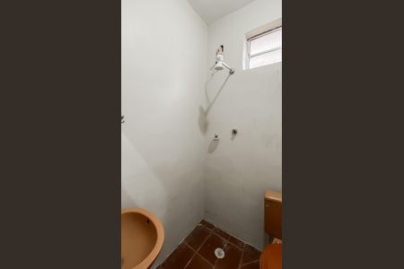 Banheiro de casa para alugar com 1 quarto, 25m² em Vila Buenos Aires, São Paulo