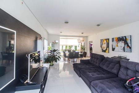 Sala de casa de condomínio à venda com 4 quartos, 320m² em Parque Sinai, Santana de Parnaíba