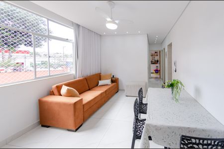Sala de apartamento à venda com 3 quartos, 70m² em Cinquentenario, Belo Horizonte