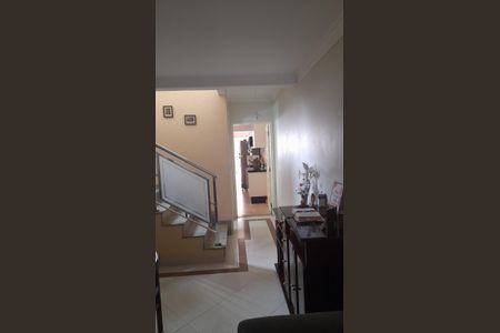 Sala de casa à venda com 3 quartos, 201m² em Vila Nivi, São Paulo