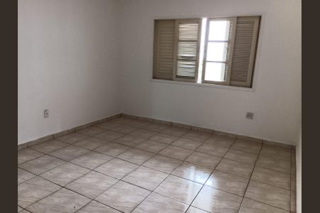 Quarto de casa para alugar com 3 quartos, 318m² em Vila Amalia (Zona Norte), São Paulo