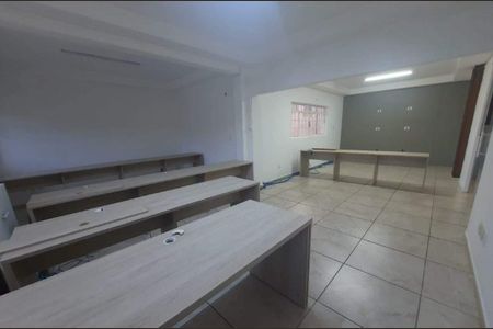 Casa para alugar com 10 quartos, 500m² em Jardim Chapadão, Campinas