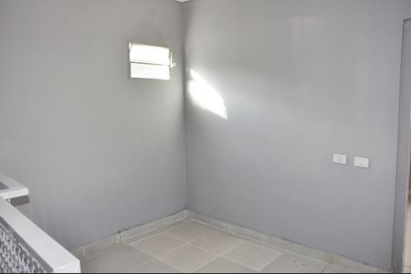 Quarto 01 de casa para alugar com 2 quartos, 60m² em São Domingos, São Paulo