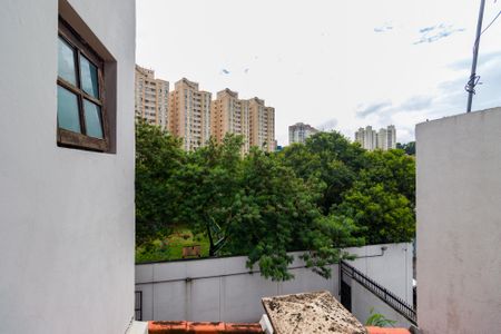 Casa para alugar com 3 quartos, 150m² em Jardim Cláudia, São Paulo