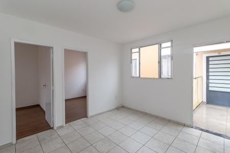 Sala de apartamento à venda com 2 quartos, 44m² em Piratininga, Belo Horizonte