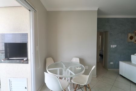 Sala de apartamento para alugar com 3 quartos, 103m² em Jardim Virginia, Guarujá