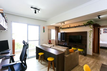 sala de apartamento para alugar com 2 quartos, 60m² em Jardim Caner, Taboão da Serra