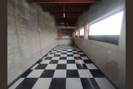 Casa à venda com 3 quartos, 180m² em Fazenda da Juta, São Paulo