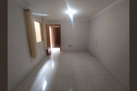 Quarto de casa à venda com 3 quartos, 180m² em Fazenda da Juta, São Paulo