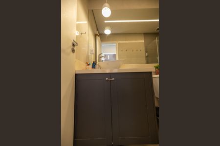 Banheiro de apartamento para alugar com 2 quartos, 54m² em Jardim Belval, Barueri