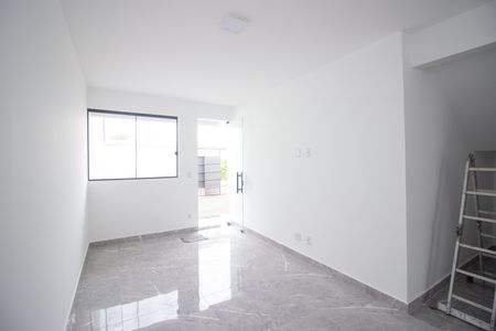 Sala de casa à venda com 3 quartos, 125m² em Tres Barras, Contagem