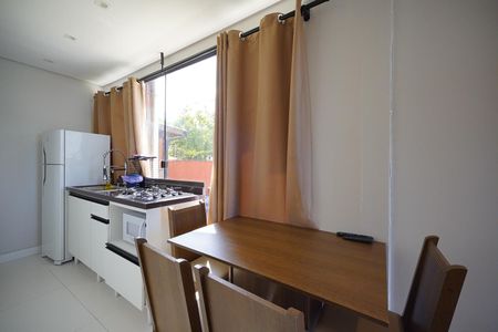 Cozinha de kitnet/studio para alugar com 1 quarto, 25m² em Santo Antonio de Lisboa, Florianópolis