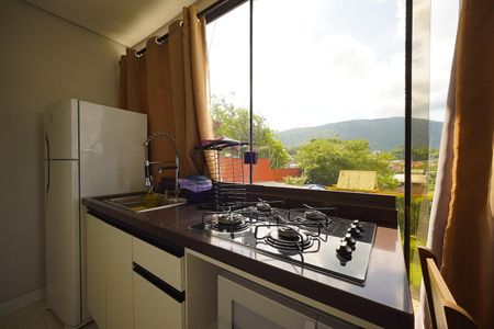Cozinha de kitnet/studio para alugar com 1 quarto, 25m² em Santo Antonio de Lisboa, Florianópolis
