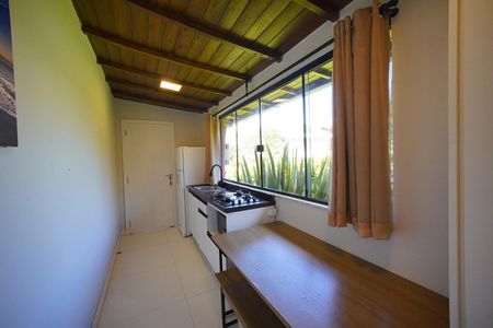 Cozinha de kitnet/studio para alugar com 1 quarto, 28m² em Santo Antonio de Lisboa, Florianópolis