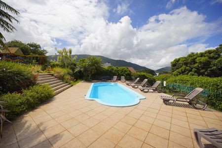 Sala - vista piscina de kitnet/studio para alugar com 1 quarto, 28m² em Santo Antonio de Lisboa, Florianópolis