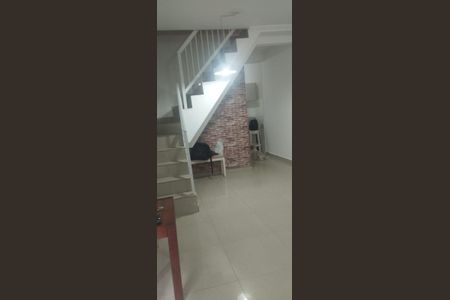 Sala de casa para alugar com 2 quartos, 150m² em Jardim Novo Horizonte, Cotia