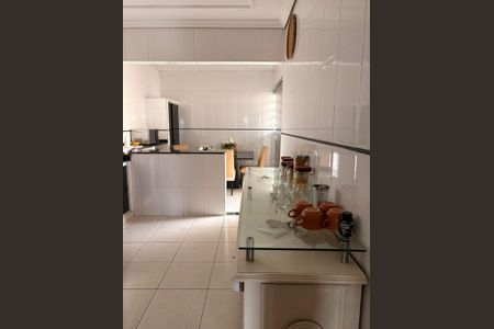 Casa à venda com 4 quartos, 260m² em Camargos, Belo Horizonte