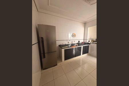 Casa à venda com 4 quartos, 260m² em Camargos, Belo Horizonte