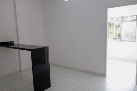sala de apartamento para alugar com 1 quarto, 30m² em Km 18, Osasco