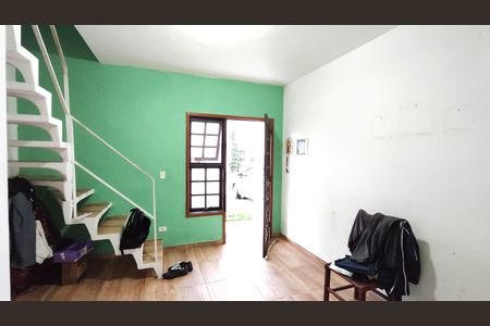 Sala de casa de condomínio para alugar com 2 quartos, 60m² em Jardim Dayse, Ferraz de Vasconcelos