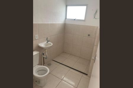 Banheiro de casa de condomínio à venda com 2 quartos, 45m² em Anil, Rio de Janeiro