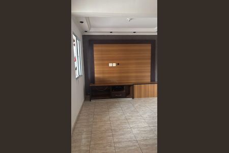 Sala de casa para alugar com 3 quartos, 130m² em Jardim Petropolis, Cotia