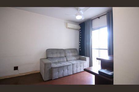 Sala de apartamento para alugar com 3 quartos, 75m² em Parque Tomas Saraiva, São Paulo
