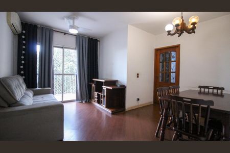 Sala de apartamento para alugar com 3 quartos, 75m² em Parque Tomas Saraiva, São Paulo