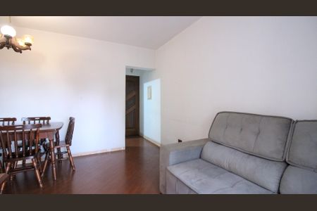 Sala de apartamento para alugar com 3 quartos, 75m² em Parque Tomas Saraiva, São Paulo