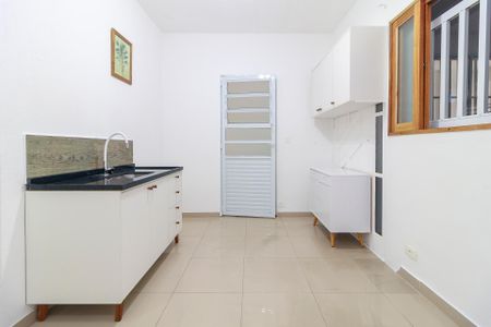 Cozinha de casa para alugar com 1 quarto, 25m² em Santo Amaro, São Paulo