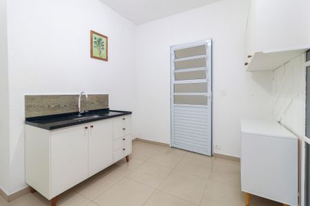Cozinha de casa para alugar com 1 quarto, 25m² em Santo Amaro, São Paulo