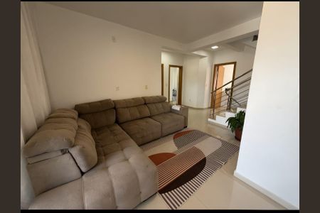 Sala de casa à venda com 4 quartos, 468m² em Igara, Canoas